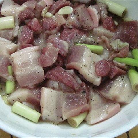 Cách làm thịt kho củ cải mặn