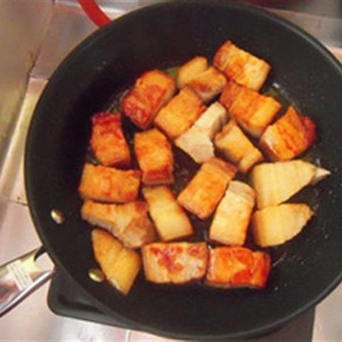 Cách làm thịt kho củ năng