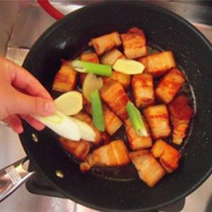 Cách làm thịt kho củ năng