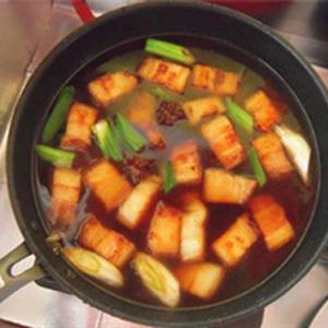 Cách làm thịt kho củ năng