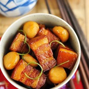 Cách làm thịt kho củ năng
