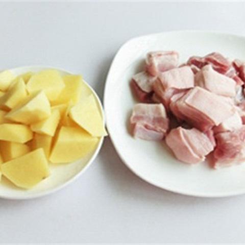 Cách làm thịt kho khoai tây