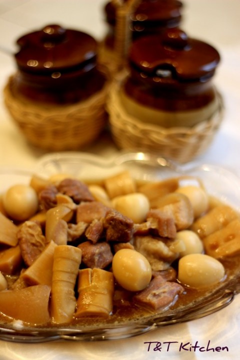 Thịt kho măng trứng cút