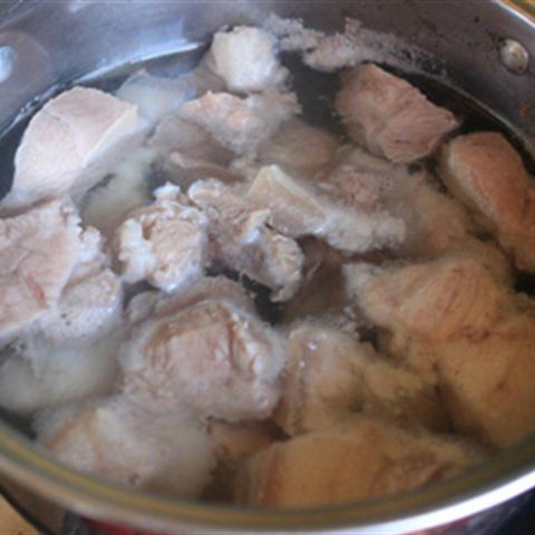 Cách làm món thịt kho nấm và coca