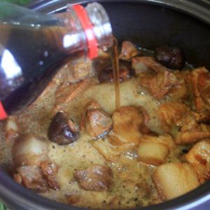 Cách làm món thịt kho nấm và coca