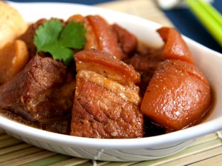 Thịt kho nước dừa ngon cho ngày Tết