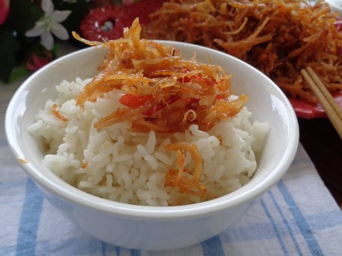 Thịt kho ruốc sả bắt cơm