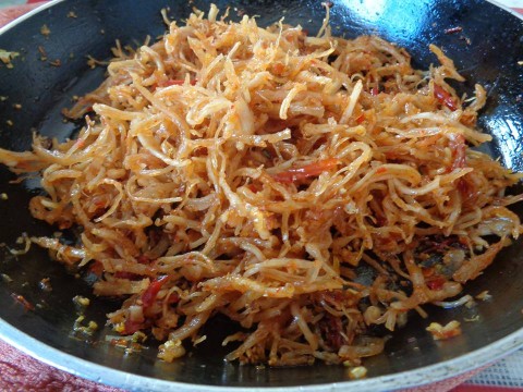 Thịt kho ruốc sả bắt cơm