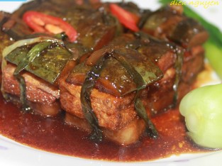 Thịt kho tàu chay