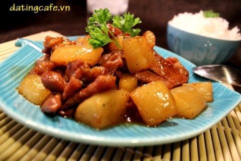 Thịt kho tàu củ cải