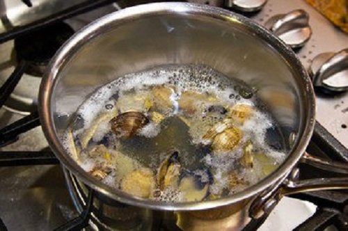 Thịt kho tàu xưa rồi, bây giờ phải làm tôm càng kho tàu thế này mới theo kịp thời đại