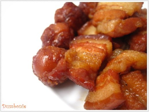 Thịt kho trứng cút, nước dừa