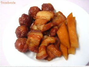 Thịt kho trứng cút, nước dừa