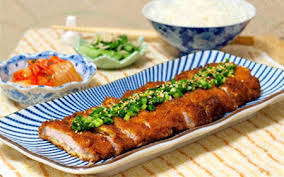 Thịt lợn chiên giòn tẩm mật ong – nghe là thèm