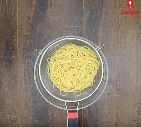 Thịt lợn chiên táo vàng ruộm, ngon ngon giòn giòn