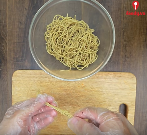 Thịt lợn chiên táo vàng ruộm, ngon ngon giòn giòn