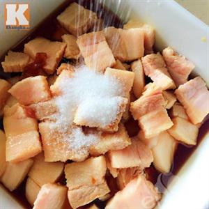 Cách làm thịt lợn kho trứng cút