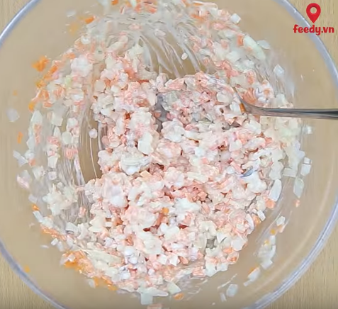 Thịt lợn kho trứng xưa rồi, thịt gà kho trứng cũng ngon không kém phần