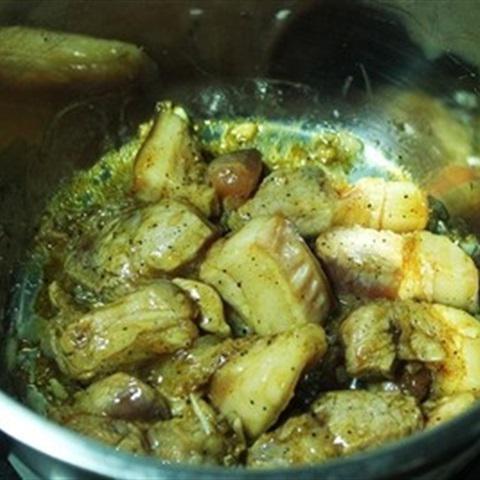 Cách làm thịt lợn kho trứng