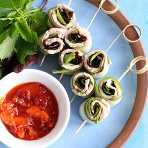 Cách làm thịt luộc cuộn chấm mắm tôm chua