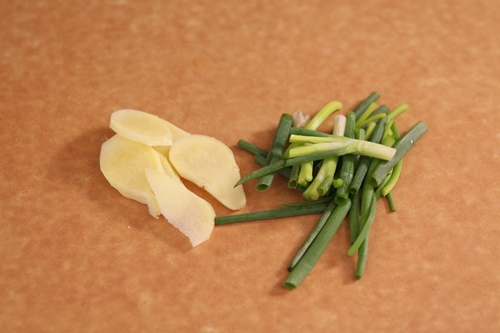 Thịt luộc cuốn dưa chuột thơm ngon, ăn 1 lại muốn ăn 10