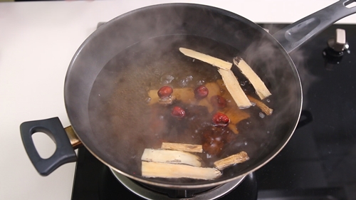 Thịt luộc cuốn dưa chuột thơm ngon, ăn 1 lại muốn ăn 10