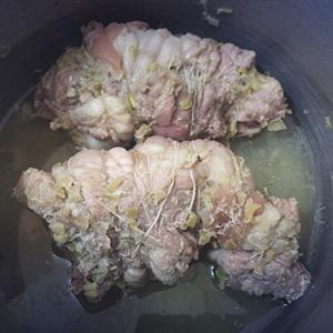 Cách làm thịt luộc sả hành