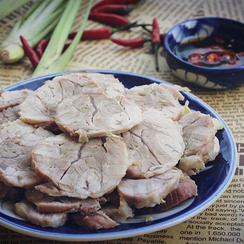 Cách làm thịt luộc sả hành