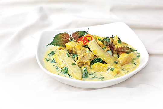 Thịt om chuối xanh