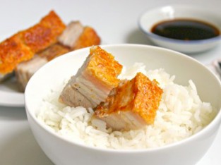 Thịt quay giòn bì đơn giản không cần xâm bì, quét dấm