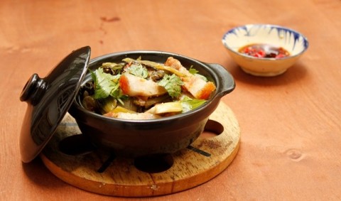 Thịt quay kho dưa cải