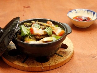 Thịt quay kho dưa cải