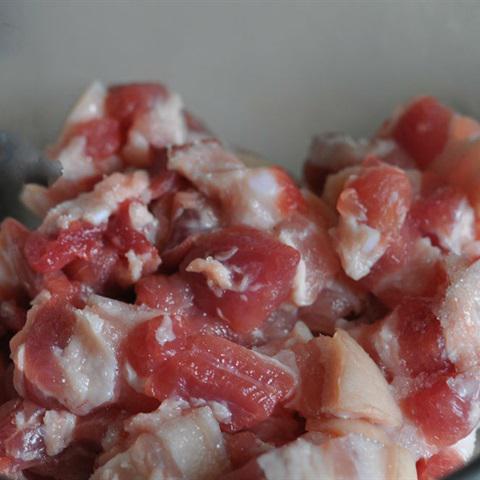 Cách làm thịt rim bơ đậu phộng