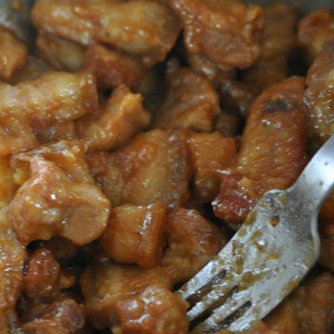 Cách làm thịt rim bơ đậu phộng