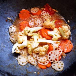 Cách làm thịt ức gà xào rau củ