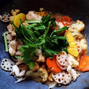 Cách làm thịt ức gà xào rau củ