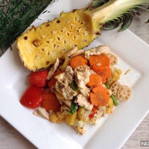 Cách làm thịt ức gà xào rau củ