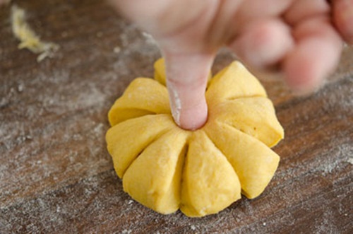 Thịt viên bắp cải sốt cà chua  tưởng lạ mà quen