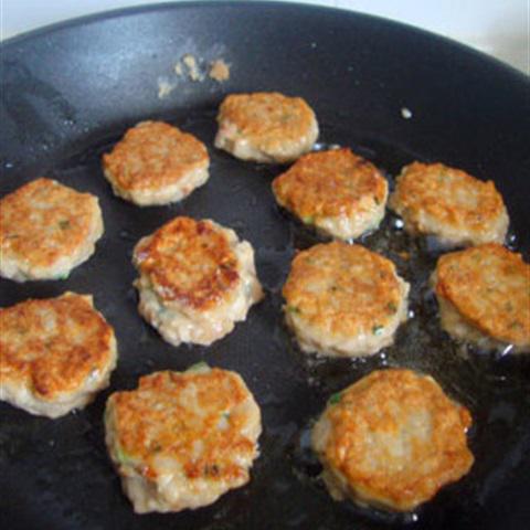 Cách làm thịt viên chiên thơm ngon