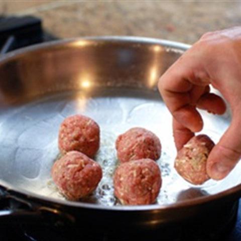 Cách làm thịt viên chua ngọt