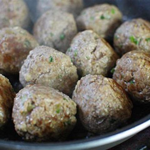 Cách làm thịt viên kẹp bánh mì