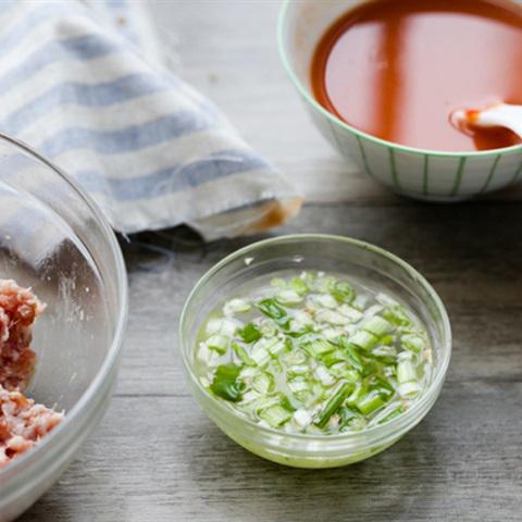 Cách làm thịt viên sốt chua ngọt