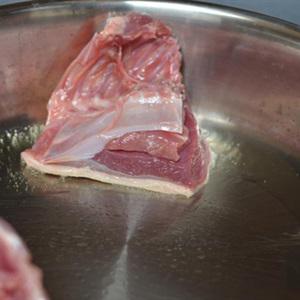 Cách làm thịt vịt đút lò