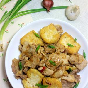 Cách làm thịt xào đậu hũ sốt tương bần
