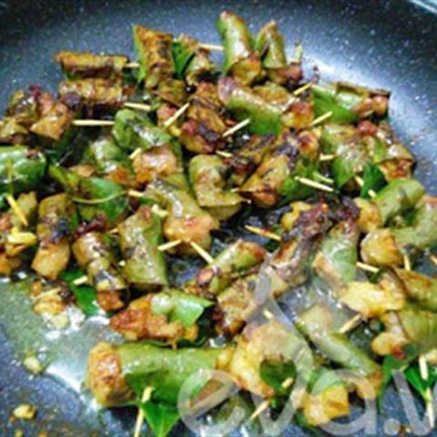 Cách làm thịt xiên lá mắc mật