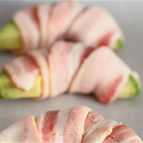 Cách làm thịt xông khói cuộn bơ