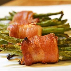 Cách làm thịt xông khói cuộn đậu que