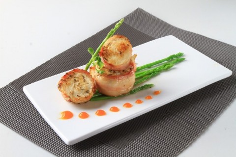 Thịt xông khói cuộn ức gà