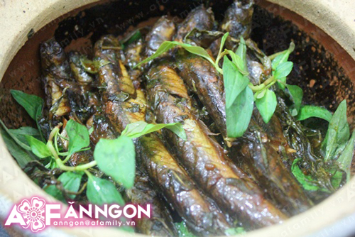 Thơm lừng cá kèo kho rau răm
