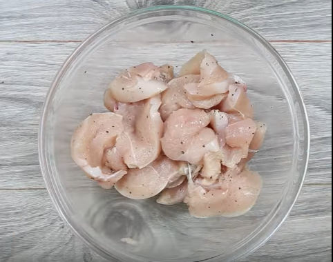 Thơm lừng góc bếp với món bún sườn nướng vang danh Bắc Bộ